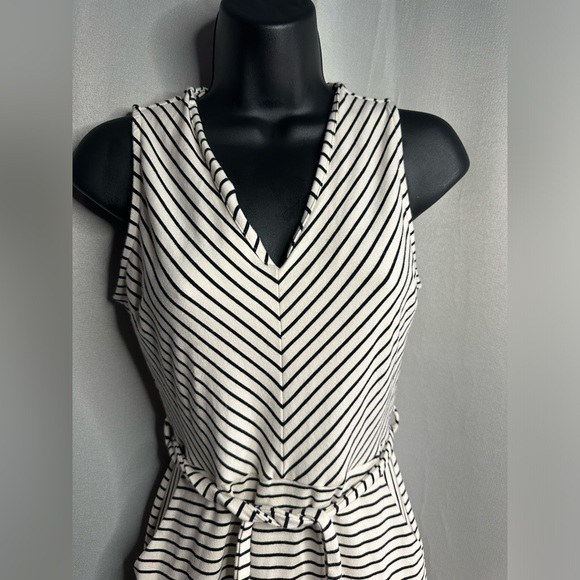 Monteau V-neck‎ striped dress with pockets Size Small - Picture 2 of 9